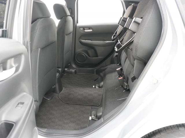 フィット ベーシック　ワンオーナー　ＣＤチューナー　ＥＴＣ　マニュアルエアコン　パワーウインドウ　パワースライド　スマートキー　電動格納ドアミラー　盗難防止装置　横滑り防止装置　アイドリングストップ　ＡＢＳ　禁煙車（36枚目）