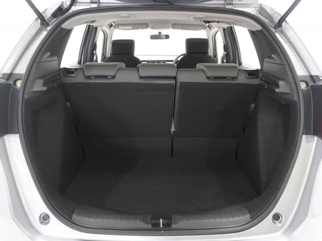 フィット ベーシック　ワンオーナー　ＣＤチューナー　ＥＴＣ　マニュアルエアコン　パワーウインドウ　パワースライド　スマートキー　電動格納ドアミラー　盗難防止装置　横滑り防止装置　アイドリングストップ　ＡＢＳ　禁煙車（38枚目）