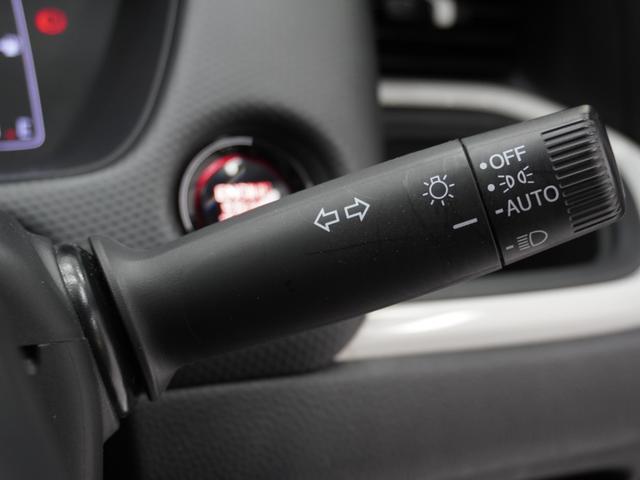 フィット ベーシック　ワンオーナー　ＣＤチューナー　ＥＴＣ　マニュアルエアコン　パワーウインドウ　パワースライド　スマートキー　電動格納ドアミラー　盗難防止装置　横滑り防止装置　アイドリングストップ　ＡＢＳ　禁煙車（52枚目）