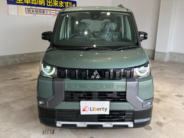 デリカミニ Ｇ　プレミアム　アラウンドビューＭ　ＬＫＡ　パワーウィンドゥ　ＬＥＤライト　シートヒータ　キーレスエントリー　盗難防止装置　サイドカメラ　寒冷地仕様　ベンチシート　オートエアコン　エアバッグ　横滑り防止機能　ＡＢＳ（8枚目）