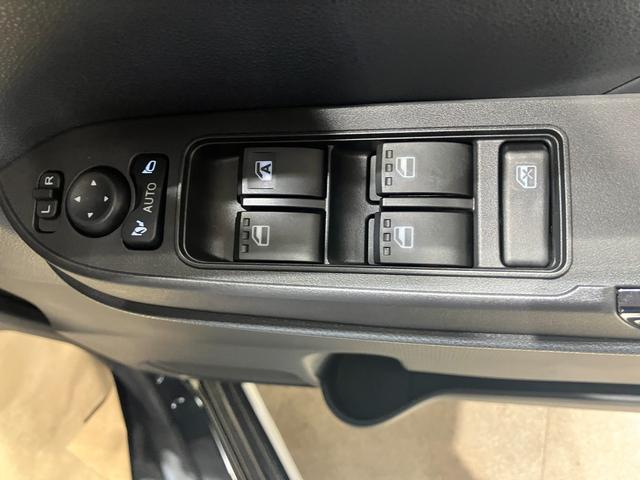 タント カスタムＸ　届出済未使用車　両側電動スライドドア　衝突被害軽減ブレーキ　禁煙車　アルミホイール　ＬＥＤヘッドライト　シートヒーター　電子パーキング　オートブレーキホールド　パーキングセンサー　シートバックテーブル（37枚目）