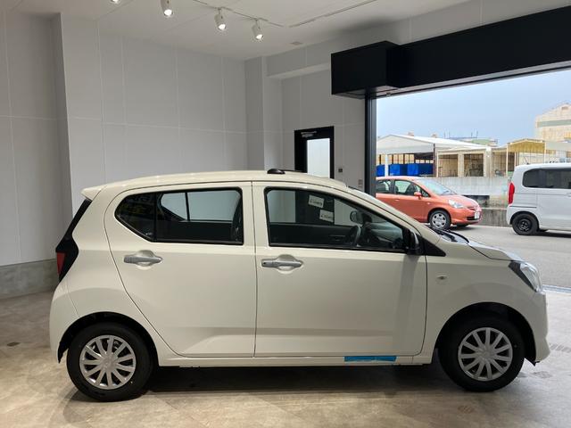 ミライース Ｌ　ＳＡＩＩＩ　アイドリングＳＴＯＰ　前後障害物センサー　禁煙　衝突防止　キ－レス　イモビライザー　Ｗエアバッグ　横滑防止　パワーウインドウ　オートハイビーム　パワーハンドル　オートエアコン　運転席エアバック　ＡＢＳ（9枚目）