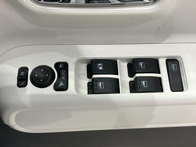 ムーヴキャンバス ストライプスＧ　届出済未使用車　禁煙車　両側電動スライドドア　衝突被害軽減ブレーキ　ＬＥＤヘッドライト　電子パーキング　オートブレーキホールド　前席シートヒーター　ホットカップホルダー　スマートキー　電動格納ミラー（35枚目）