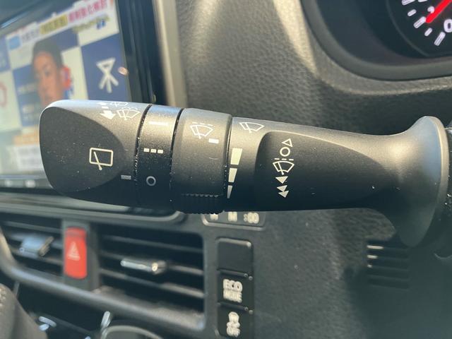 ヴォクシー ＺＳ　煌ＩＩＩ　前後障害物センサー　Ｂモニター　アイドルストップ　横滑り防止装置　スマートキープッシュスタート　オートクルーズ　ＬＥＤヘッドライ　ＥＴＣ車載器　盗難防止　ナビ＆ＴＶ　フルフラット　オートエアコン（33枚目）