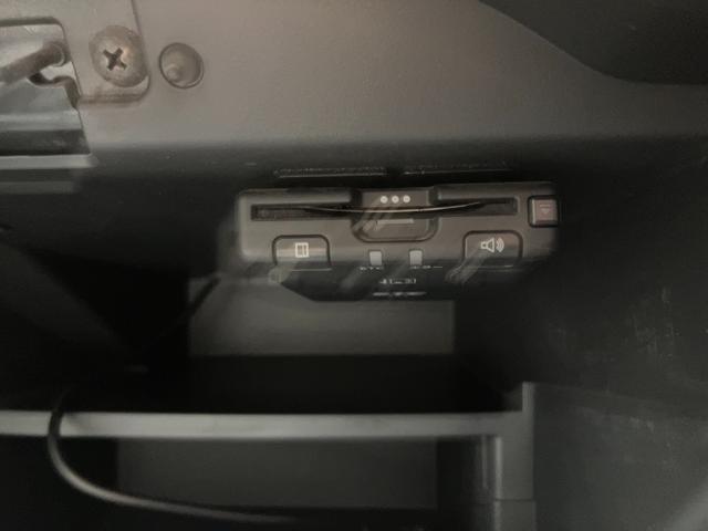 ノート ｅ－パワー　Ｘ　ナビ　ＥＴＣ　衝突被害軽減ブレーキ　純正アルミホイール　電動格納式ミラー　パーキングセンサー　レーンキープアシスト　横滑り防止機能　オートエアコン　ステアリングスイッチ　パワーウィンドウ（6枚目）