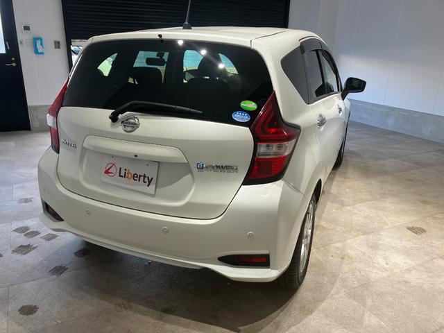 ノート ｅ－パワー　Ｘ　ナビ　ＥＴＣ　衝突被害軽減ブレーキ　純正アルミホイール　電動格納式ミラー　パーキングセンサー　レーンキープアシスト　横滑り防止機能　オートエアコン　ステアリングスイッチ　パワーウィンドウ（14枚目）