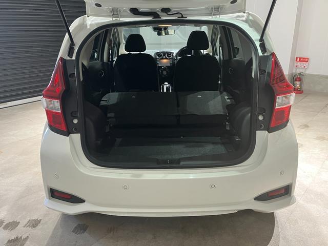 ノート ｅ－パワー　Ｘ　ナビ　ＥＴＣ　衝突被害軽減ブレーキ　純正アルミホイール　電動格納式ミラー　パーキングセンサー　レーンキープアシスト　横滑り防止機能　オートエアコン　ステアリングスイッチ　パワーウィンドウ（16枚目）