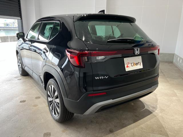 ＷＲ－Ｖ Ｚ　ＨｏｎｄａＳＥＮＳＩＮＧ　アダプティブクルーズコントロール　純正アルミホイール　ＬＥＤヘッドライト　フォグライト　ＵＳＢ充電　オートリトラミラー　パドルシフト　スマートキー　本革巻ステアリング（10枚目）