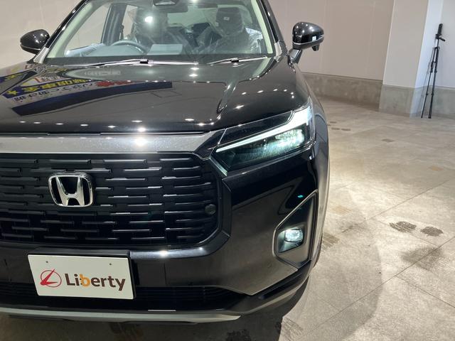 ＷＲ－Ｖ Ｚ　ＨｏｎｄａＳＥＮＳＩＮＧ　アダプティブクルーズコントロール　純正アルミホイール　ＬＥＤヘッドライト　フォグライト　ＵＳＢ充電　オートリトラミラー　パドルシフト　スマートキー　本革巻ステアリング（17枚目）
