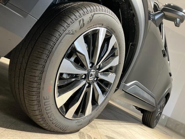 ＷＲ－Ｖ Ｚ　ＨｏｎｄａＳＥＮＳＩＮＧ　アダプティブクルーズコントロール　純正アルミホイール　ＬＥＤヘッドライト　フォグライト　ＵＳＢ充電　オートリトラミラー　パドルシフト　スマートキー　本革巻ステアリング（21枚目）