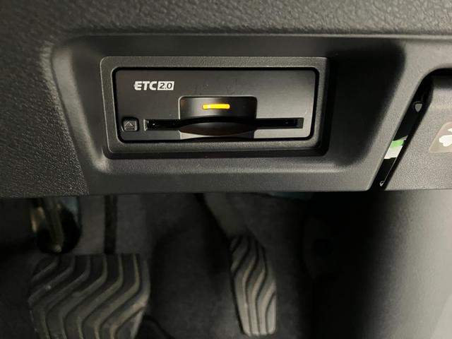 セレナ ハイウェイスターＶ　純正ナビ　全方位カメラ　ＥＴＣ　両側電動スライドドア　アダプティブクルーズコントロール　電子パーキング　オートブレーキホールド　デジタルインナーミラー　純正アルミホール　ＬＥＤヘッドライト（7枚目）