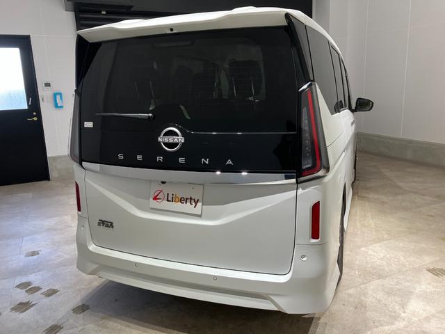 セレナ ハイウェイスターＶ　純正ナビ　全方位カメラ　ＥＴＣ　両側電動スライドドア　アダプティブクルーズコントロール　電子パーキング　オートブレーキホールド　デジタルインナーミラー　純正アルミホール　ＬＥＤヘッドライト（15枚目）