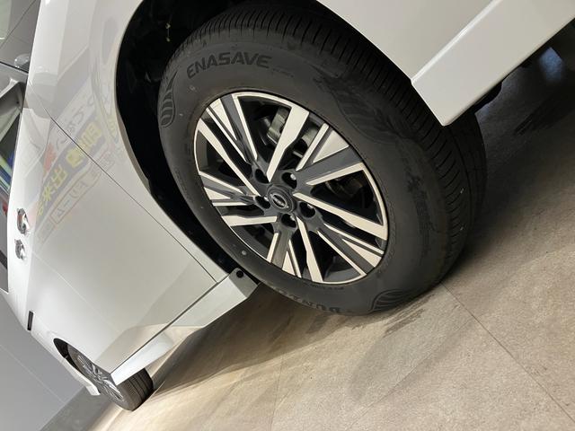 セレナ ハイウェイスターＶ　純正ナビ　全方位カメラ　ＥＴＣ　両側電動スライドドア　アダプティブクルーズコントロール　電子パーキング　オートブレーキホールド　デジタルインナーミラー　純正アルミホール　ＬＥＤヘッドライト（23枚目）