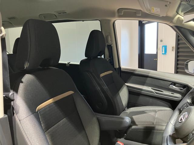 セレナ ハイウェイスターＶ　純正ナビ　全方位カメラ　ＥＴＣ　両側電動スライドドア　アダプティブクルーズコントロール　電子パーキング　オートブレーキホールド　デジタルインナーミラー　純正アルミホール　ＬＥＤヘッドライト（26枚目）