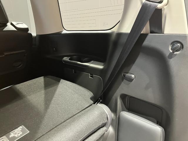 セレナ ハイウェイスターＶ　純正ナビ　全方位カメラ　ＥＴＣ　両側電動スライドドア　アダプティブクルーズコントロール　電子パーキング　オートブレーキホールド　デジタルインナーミラー　純正アルミホール　ＬＥＤヘッドライト（33枚目）