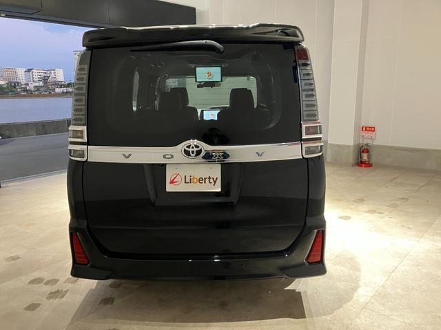 ヴォクシー ＺＳ　煌ＩＩＩ　ナビ　バックカメラ　後席モニター　ＥＴＣ　両側電動スライドドア　衝突被害軽減ブレーキ　レーンキープアシスト　純正アルミホイール　スマートキー　オートライト　ステアリングスイッチ　ＬＥＤヘッドライト（15枚目）