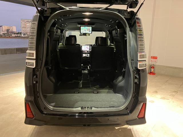 ヴォクシー ＺＳ　煌ＩＩＩ　ナビ　バックカメラ　後席モニター　ＥＴＣ　両側電動スライドドア　衝突被害軽減ブレーキ　レーンキープアシスト　純正アルミホイール　スマートキー　オートライト　ステアリングスイッチ　ＬＥＤヘッドライト（18枚目）