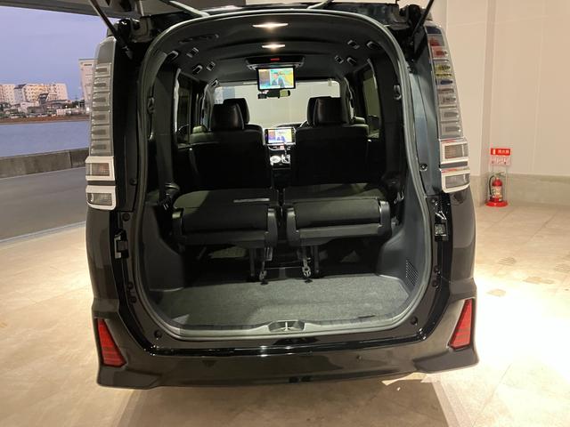 ヴォクシー ＺＳ　煌ＩＩＩ　ナビ　バックカメラ　後席モニター　ＥＴＣ　両側電動スライドドア　衝突被害軽減ブレーキ　レーンキープアシスト　純正アルミホイール　スマートキー　オートライト　ステアリングスイッチ　ＬＥＤヘッドライト（19枚目）