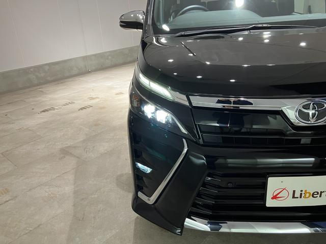 ヴォクシー ＺＳ　煌ＩＩＩ　ナビ　バックカメラ　後席モニター　ＥＴＣ　両側電動スライドドア　衝突被害軽減ブレーキ　レーンキープアシスト　純正アルミホイール　スマートキー　オートライト　ステアリングスイッチ　ＬＥＤヘッドライト（21枚目）