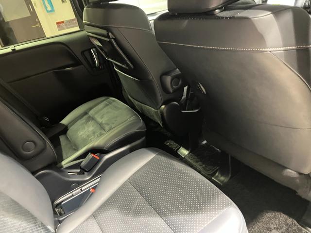 ヴォクシー ＺＳ　煌ＩＩＩ　ナビ　バックカメラ　後席モニター　ＥＴＣ　両側電動スライドドア　衝突被害軽減ブレーキ　レーンキープアシスト　純正アルミホイール　スマートキー　オートライト　ステアリングスイッチ　ＬＥＤヘッドライト（30枚目）