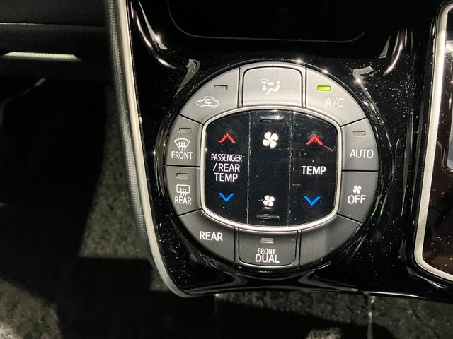 ヴォクシー ＺＳ　煌ＩＩＩ　ナビ　バックカメラ　後席モニター　ＥＴＣ　両側電動スライドドア　衝突被害軽減ブレーキ　レーンキープアシスト　純正アルミホイール　スマートキー　オートライト　ステアリングスイッチ　ＬＥＤヘッドライト（40枚目）