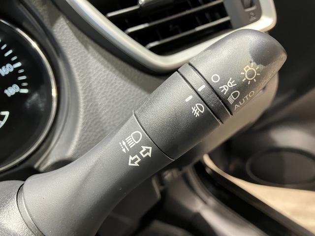 エクストレイル 20Xt エマージェンシーブレーキパッケージ ナビ 全方位カメラ ETC デジタルインナーミラー 衝突被害軽減ブレーキ クルーズコントロール 電動リアゲート 純正アルミホイール フォグライト ルーフレール オートライト 前席シートヒーター(37枚目)