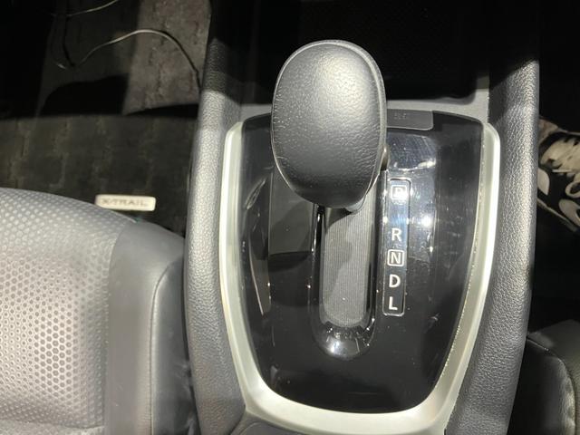 エクストレイル 20Xt エマージェンシーブレーキパッケージ ナビ 全方位カメラ ETC デジタルインナーミラー 衝突被害軽減ブレーキ クルーズコントロール 電動リアゲート 純正アルミホイール フォグライト ルーフレール オートライト 前席シートヒーター(38枚目)