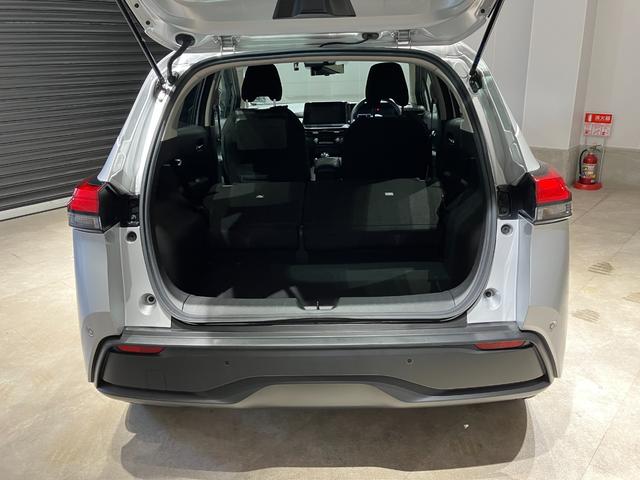 ノート X 純正ナビ 全方位カメラ ETC 衝突被害軽減ブレーキ 電子パーキング オートブレーキホールド 純正アルミホイール ステアリングスイッチ スマートキー オートライト 電動格納式ミラー(17枚目)