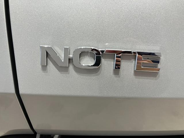 ノート X 純正ナビ 全方位カメラ ETC 衝突被害軽減ブレーキ 電子パーキング オートブレーキホールド 純正アルミホイール ステアリングスイッチ スマートキー オートライト 電動格納式ミラー(54枚目)