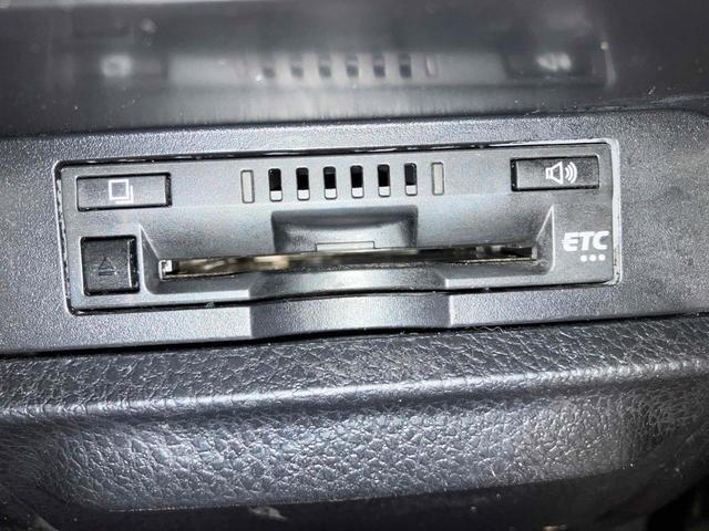 ヴォクシー ＺＳ　煌　純正ナビ　バックカメラ　ＥＴＣ　両側電動スライドドア　Ｂｌｕｅｔｏｏｔｈ　衝突被害軽減ブレーキ　レーンキープアシスト　純正アルミホイール　ステアリングスイッチ　シートバックテーブル　ロールサンシェード（7枚目）