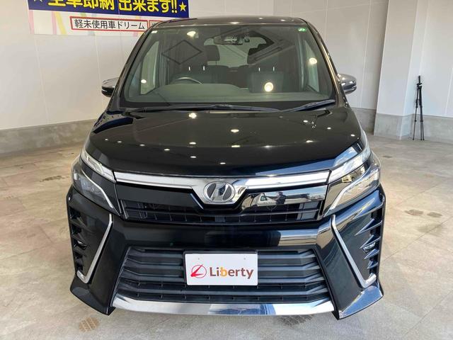 ヴォクシー ＺＳ　煌　純正ナビ　バックカメラ　ＥＴＣ　両側電動スライドドア　Ｂｌｕｅｔｏｏｔｈ　衝突被害軽減ブレーキ　レーンキープアシスト　純正アルミホイール　ステアリングスイッチ　シートバックテーブル　ロールサンシェード（9枚目）