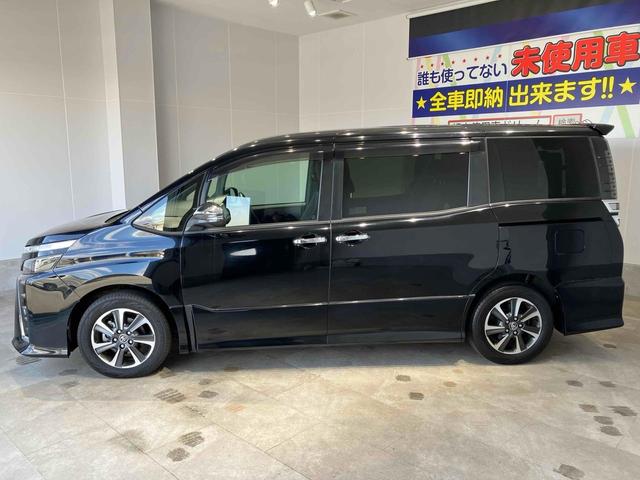 ヴォクシー ＺＳ　煌　純正ナビ　バックカメラ　ＥＴＣ　両側電動スライドドア　Ｂｌｕｅｔｏｏｔｈ　衝突被害軽減ブレーキ　レーンキープアシスト　純正アルミホイール　ステアリングスイッチ　シートバックテーブル　ロールサンシェード（11枚目）