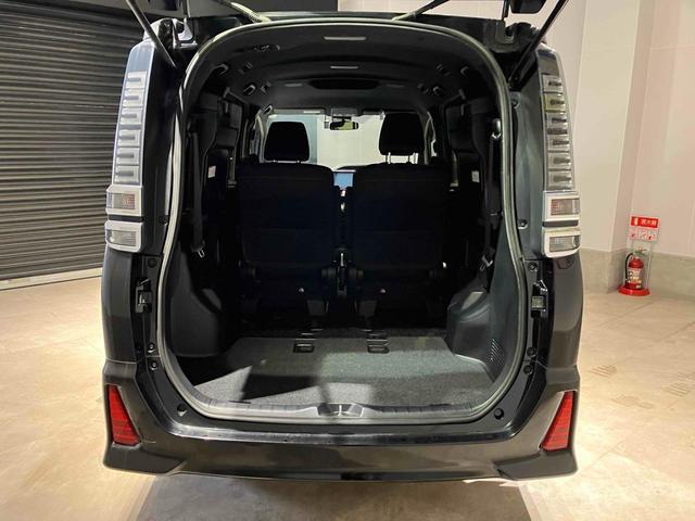 ヴォクシー ＺＳ　煌　純正ナビ　バックカメラ　ＥＴＣ　両側電動スライドドア　Ｂｌｕｅｔｏｏｔｈ　衝突被害軽減ブレーキ　レーンキープアシスト　純正アルミホイール　ステアリングスイッチ　シートバックテーブル　ロールサンシェード（14枚目）