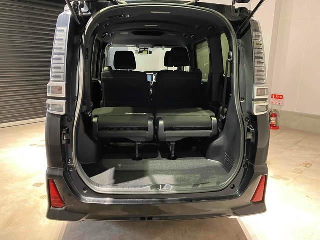 ヴォクシー ＺＳ　煌　純正ナビ　バックカメラ　ＥＴＣ　両側電動スライドドア　Ｂｌｕｅｔｏｏｔｈ　衝突被害軽減ブレーキ　レーンキープアシスト　純正アルミホイール　ステアリングスイッチ　シートバックテーブル　ロールサンシェード（15枚目）