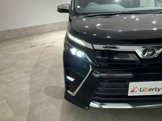 ヴォクシー ＺＳ　煌　純正ナビ　バックカメラ　ＥＴＣ　両側電動スライドドア　Ｂｌｕｅｔｏｏｔｈ　衝突被害軽減ブレーキ　レーンキープアシスト　純正アルミホイール　ステアリングスイッチ　シートバックテーブル　ロールサンシェード（17枚目）