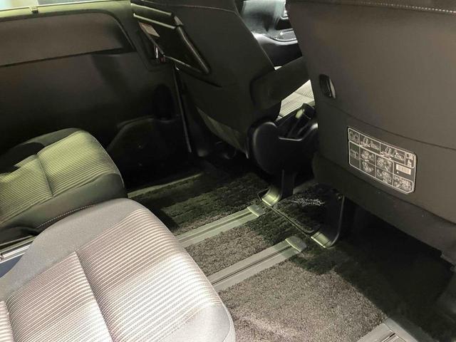 ヴォクシー ＺＳ　煌　純正ナビ　バックカメラ　ＥＴＣ　両側電動スライドドア　Ｂｌｕｅｔｏｏｔｈ　衝突被害軽減ブレーキ　レーンキープアシスト　純正アルミホイール　ステアリングスイッチ　シートバックテーブル　ロールサンシェード（24枚目）
