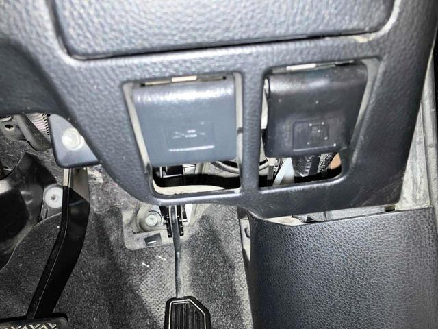 ヴォクシー ＺＳ　煌　純正ナビ　バックカメラ　ＥＴＣ　両側電動スライドドア　Ｂｌｕｅｔｏｏｔｈ　衝突被害軽減ブレーキ　レーンキープアシスト　純正アルミホイール　ステアリングスイッチ　シートバックテーブル　ロールサンシェード（35枚目）