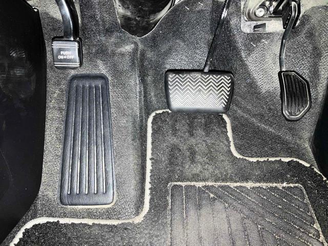 ヴォクシー ＺＳ　煌　純正ナビ　バックカメラ　ＥＴＣ　両側電動スライドドア　Ｂｌｕｅｔｏｏｔｈ　衝突被害軽減ブレーキ　レーンキープアシスト　純正アルミホイール　ステアリングスイッチ　シートバックテーブル　ロールサンシェード（36枚目）