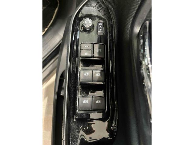 ヴォクシー ＺＳ　煌　純正ナビ　バックカメラ　ＥＴＣ　両側電動スライドドア　Ｂｌｕｅｔｏｏｔｈ　衝突被害軽減ブレーキ　レーンキープアシスト　純正アルミホイール　ステアリングスイッチ　シートバックテーブル　ロールサンシェード（46枚目）