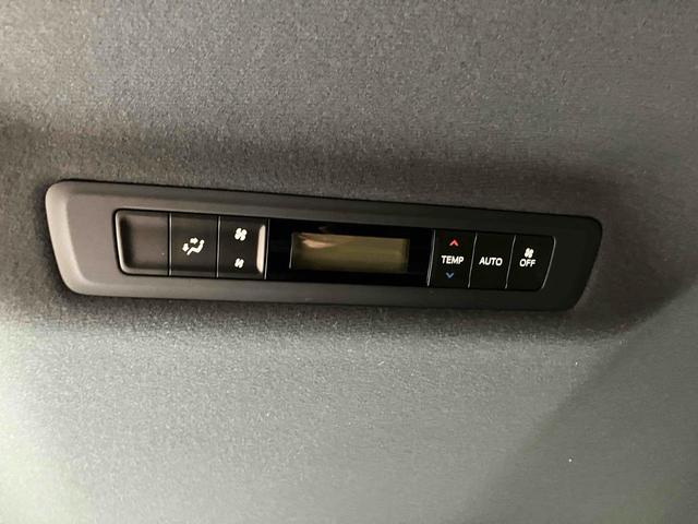 ヴォクシー ＺＳ　煌　純正ナビ　バックカメラ　ＥＴＣ　両側電動スライドドア　Ｂｌｕｅｔｏｏｔｈ　衝突被害軽減ブレーキ　レーンキープアシスト　純正アルミホイール　ステアリングスイッチ　シートバックテーブル　ロールサンシェード（53枚目）