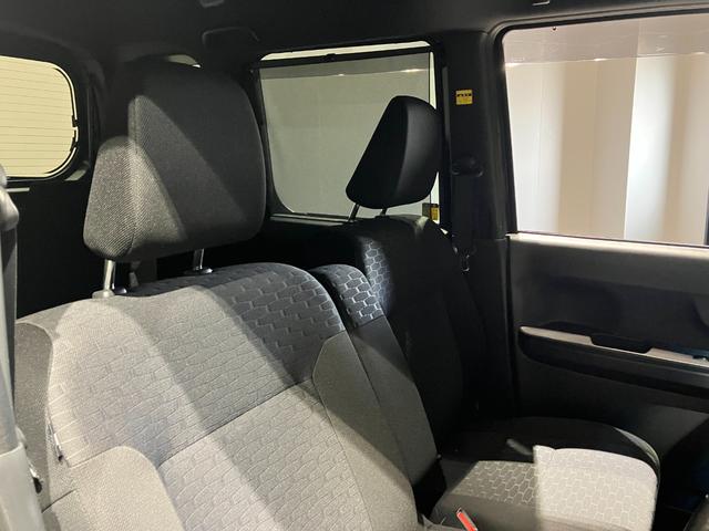 トヨタ ピクシスメガ 26枚目