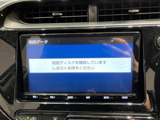 アクア クロスオーバー　純正ナビ　バックカメラ　ＥＴＣ　Ｂｌｕｅｔｏｏｔｈ接続　純正アルミホイール　ルーフレール　衝突被害軽減ブレーキ　レーンキープアシスト　オートハイビーム　シートヒーター　スマートキー　電動格納式ミラー（5枚目）