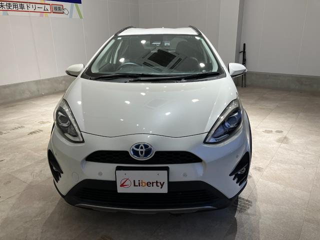 アクア クロスオーバー　純正ナビ　バックカメラ　ＥＴＣ　Ｂｌｕｅｔｏｏｔｈ接続　純正アルミホイール　ルーフレール　衝突被害軽減ブレーキ　レーンキープアシスト　オートハイビーム　シートヒーター　スマートキー　電動格納式ミラー（11枚目）