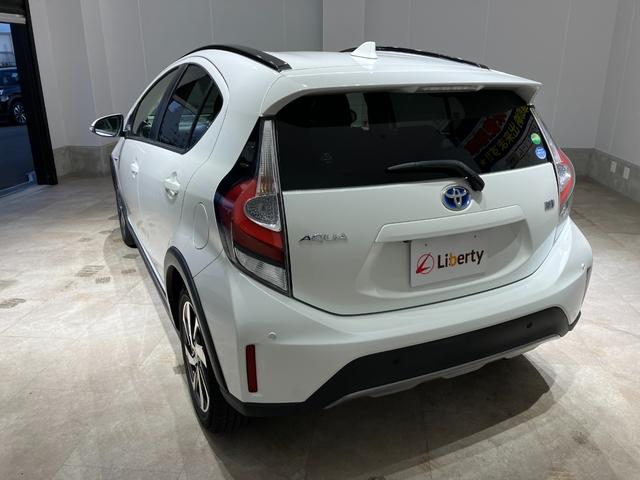 アクア クロスオーバー　純正ナビ　バックカメラ　ＥＴＣ　Ｂｌｕｅｔｏｏｔｈ接続　純正アルミホイール　ルーフレール　衝突被害軽減ブレーキ　レーンキープアシスト　オートハイビーム　シートヒーター　スマートキー　電動格納式ミラー（15枚目）