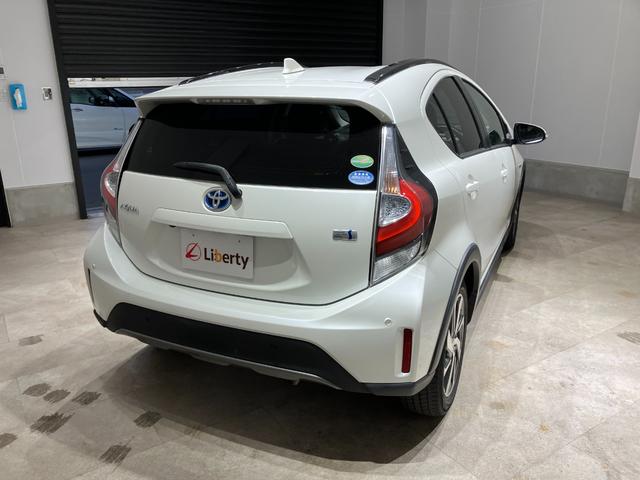 アクア クロスオーバー　純正ナビ　バックカメラ　ＥＴＣ　Ｂｌｕｅｔｏｏｔｈ接続　純正アルミホイール　ルーフレール　衝突被害軽減ブレーキ　レーンキープアシスト　オートハイビーム　シートヒーター　スマートキー　電動格納式ミラー（17枚目）