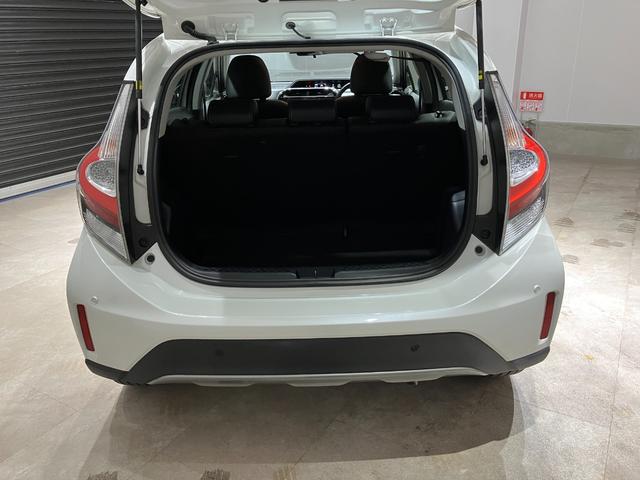 アクア クロスオーバー　純正ナビ　バックカメラ　ＥＴＣ　Ｂｌｕｅｔｏｏｔｈ接続　純正アルミホイール　ルーフレール　衝突被害軽減ブレーキ　レーンキープアシスト　オートハイビーム　シートヒーター　スマートキー　電動格納式ミラー（18枚目）