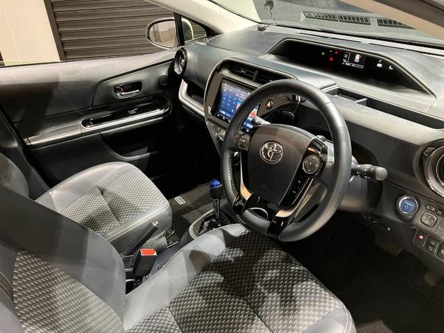 アクア クロスオーバー　純正ナビ　バックカメラ　ＥＴＣ　Ｂｌｕｅｔｏｏｔｈ接続　純正アルミホイール　ルーフレール　衝突被害軽減ブレーキ　レーンキープアシスト　オートハイビーム　シートヒーター　スマートキー　電動格納式ミラー（25枚目）