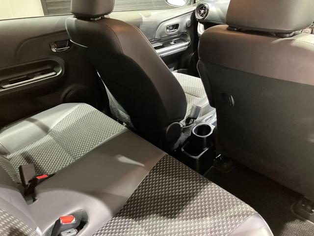 アクア クロスオーバー　純正ナビ　バックカメラ　ＥＴＣ　Ｂｌｕｅｔｏｏｔｈ接続　純正アルミホイール　ルーフレール　衝突被害軽減ブレーキ　レーンキープアシスト　オートハイビーム　シートヒーター　スマートキー　電動格納式ミラー（30枚目）