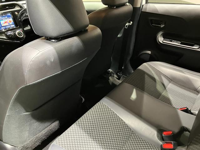 アクア クロスオーバー　純正ナビ　バックカメラ　ＥＴＣ　Ｂｌｕｅｔｏｏｔｈ接続　純正アルミホイール　ルーフレール　衝突被害軽減ブレーキ　レーンキープアシスト　オートハイビーム　シートヒーター　スマートキー　電動格納式ミラー（32枚目）