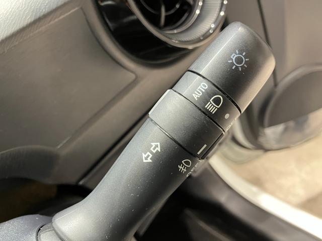 アクア クロスオーバー　純正ナビ　バックカメラ　ＥＴＣ　Ｂｌｕｅｔｏｏｔｈ接続　純正アルミホイール　ルーフレール　衝突被害軽減ブレーキ　レーンキープアシスト　オートハイビーム　シートヒーター　スマートキー　電動格納式ミラー（41枚目）